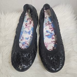 Vionic Black Perforated Leather Flats Women's Comfort Orthotic Shoes Size 8.5